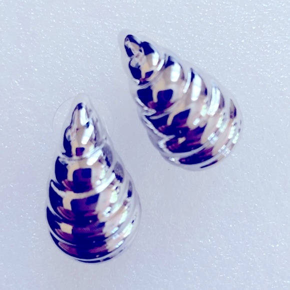 House Of Harlow Silver Tear Drop Earrings - Picture 3 of 7